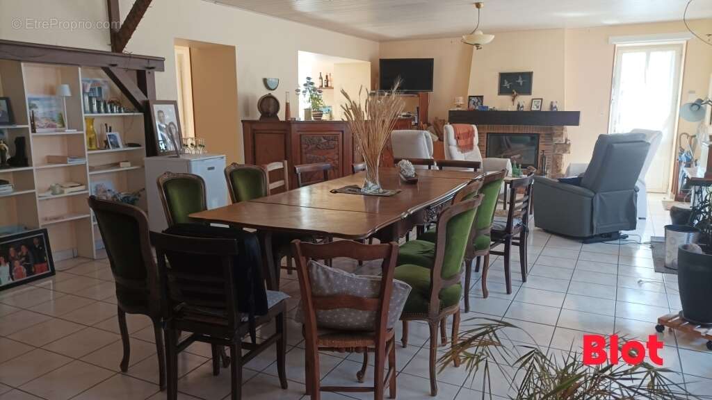 Maison à SAINT-SULPICE-LA-FORET