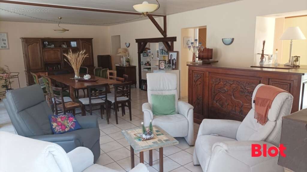 Maison à SAINT-SULPICE-LA-FORET