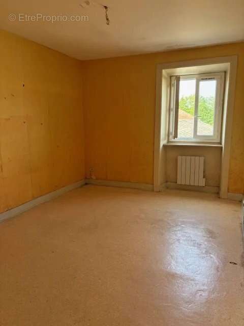 Appartement à SAINT-VICTURNIEN