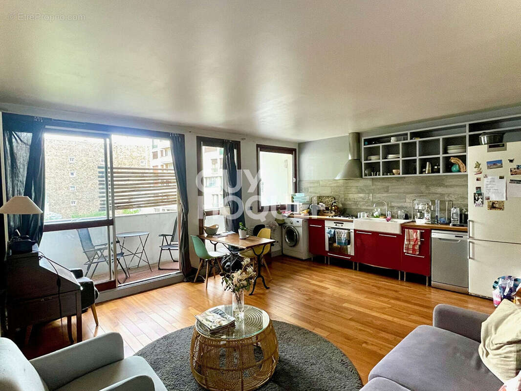 Appartement à PARIS-16E