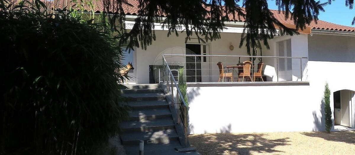 Maison à SAINT-GEORGES-DE-RENEINS