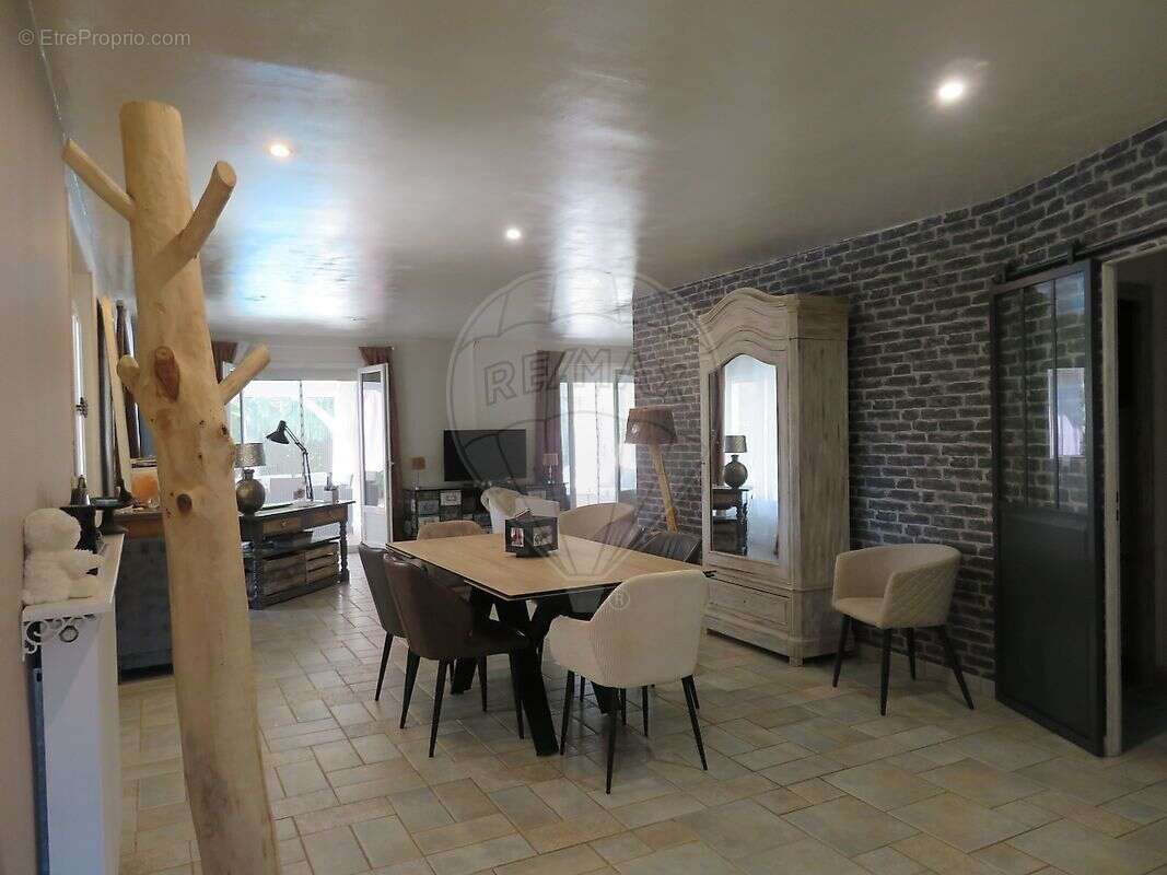 Maison à SAINT-GEORGES-DE-RENEINS