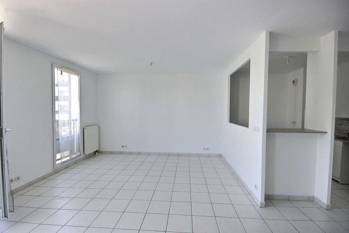 Appartement à FRESNES