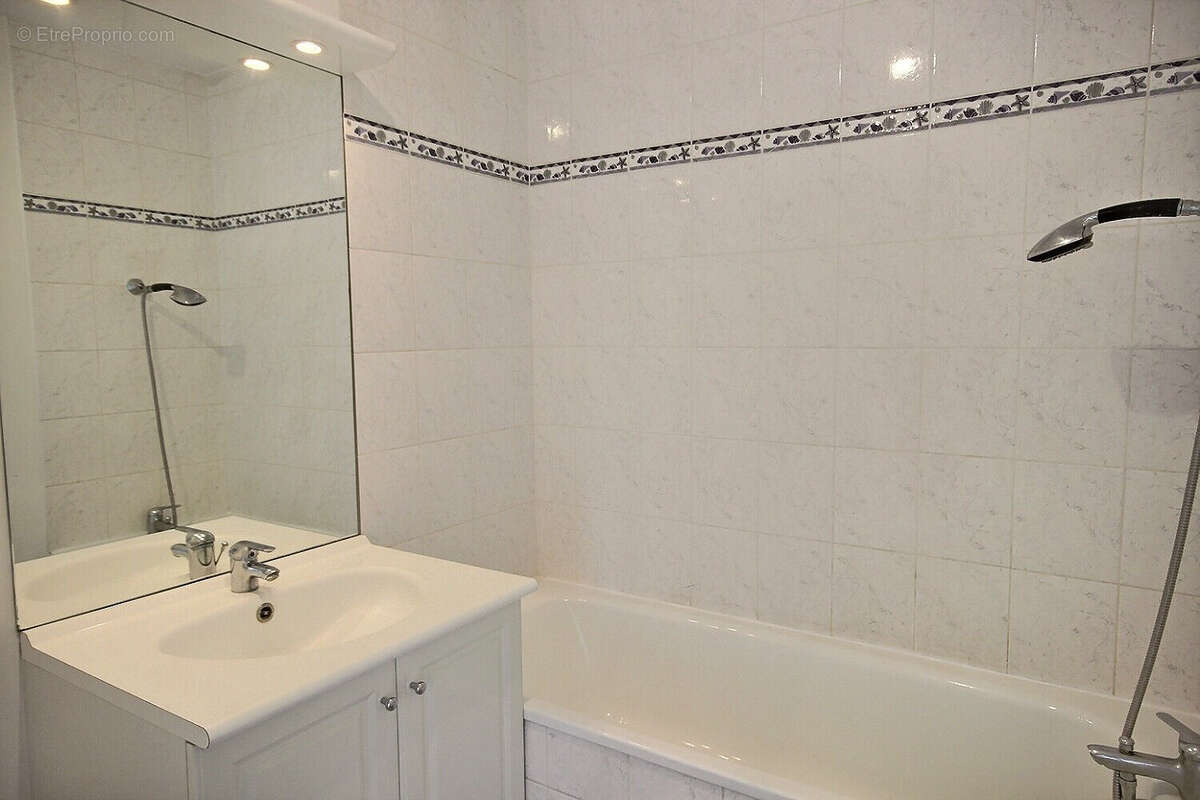 Appartement à FRESNES