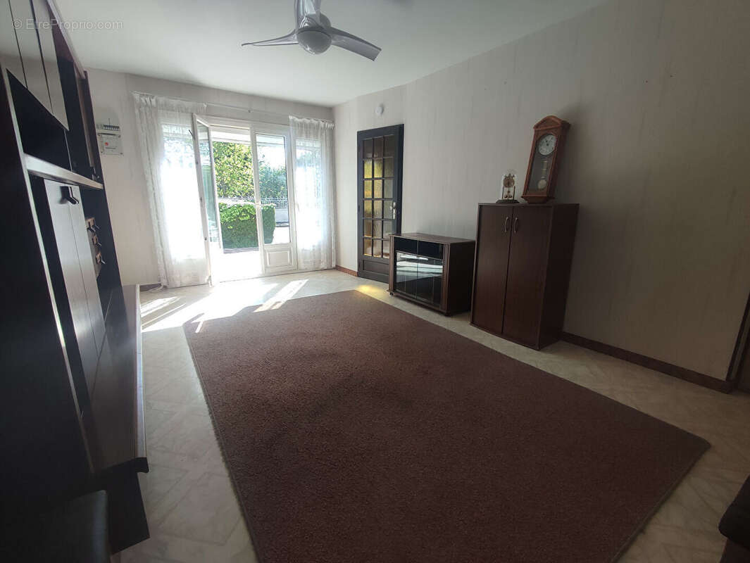 Maison à SAINT-JEAN-DE-BRAYE