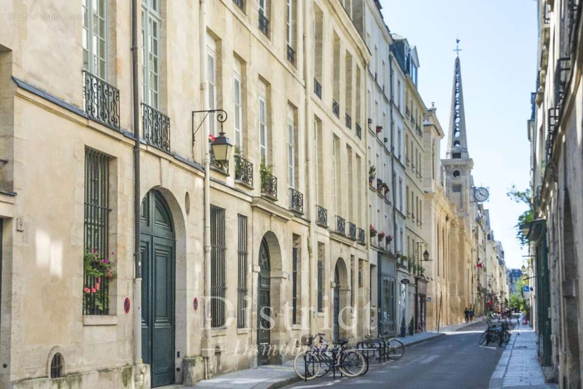 Appartement à PARIS-4E