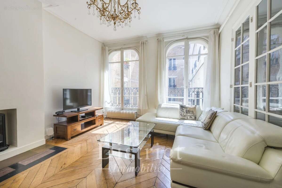 Appartement à PARIS-4E