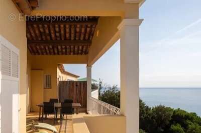 Maison à ROQUEBRUNE-SUR-ARGENS