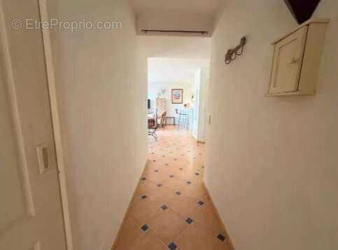 Appartement à ROQUEBRUNE-SUR-ARGENS