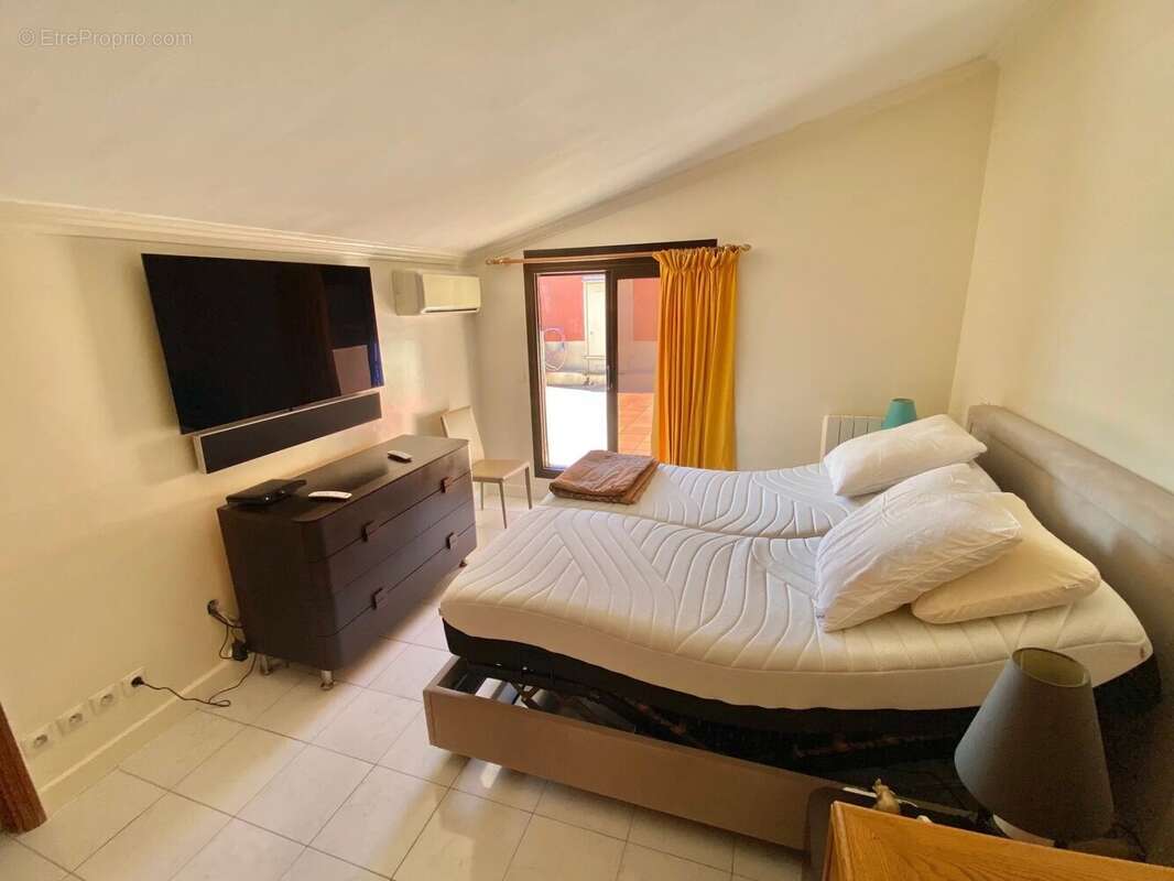 Appartement à SAINT-LAURENT-DU-VAR