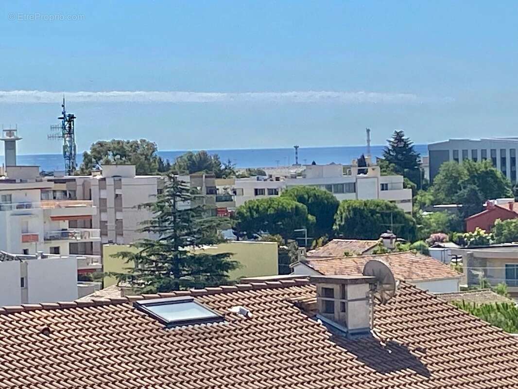 Appartement à SAINT-LAURENT-DU-VAR