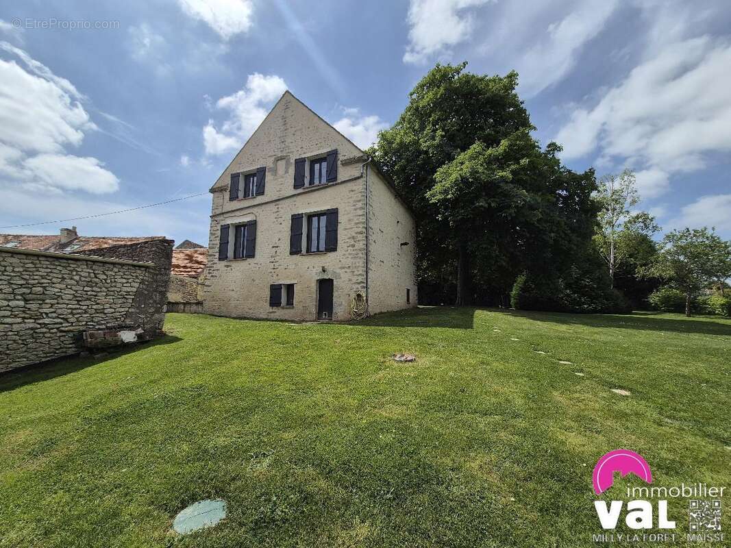 Maison à MILLY-LA-FORET