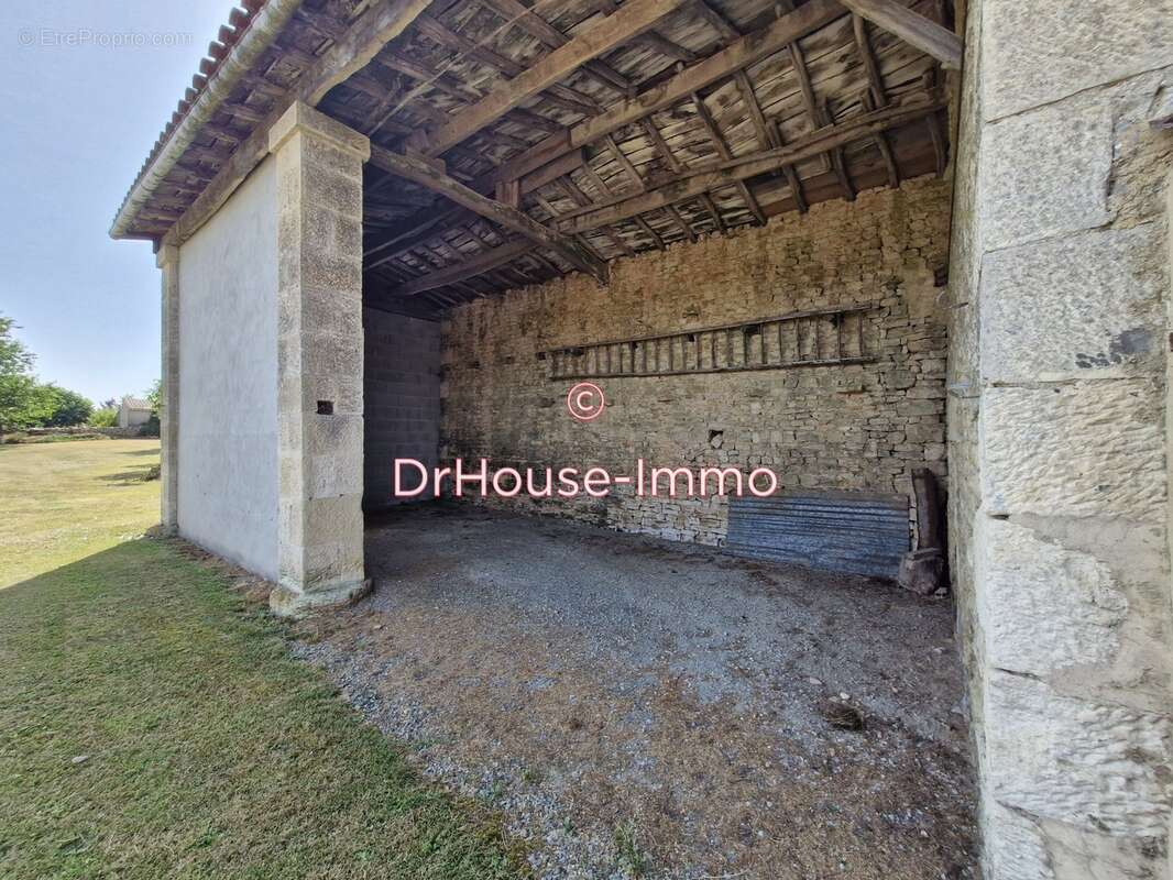 Terrain à SAINTE-NEOMAYE