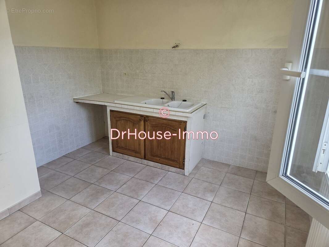 Maison à SAINT-JULIEN-LES-VILLAS