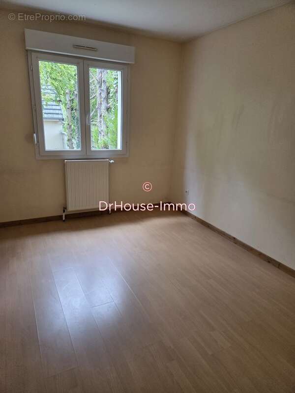 Maison à SAINT-JULIEN-LES-VILLAS