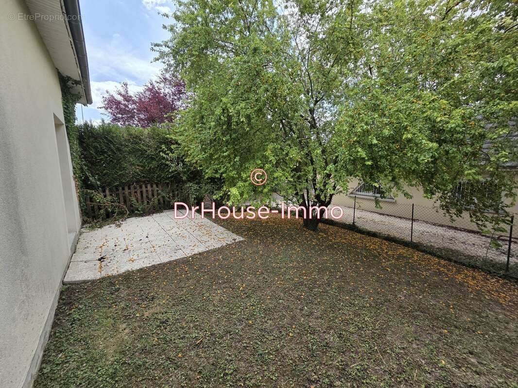 Maison à SAINT-JULIEN-LES-VILLAS