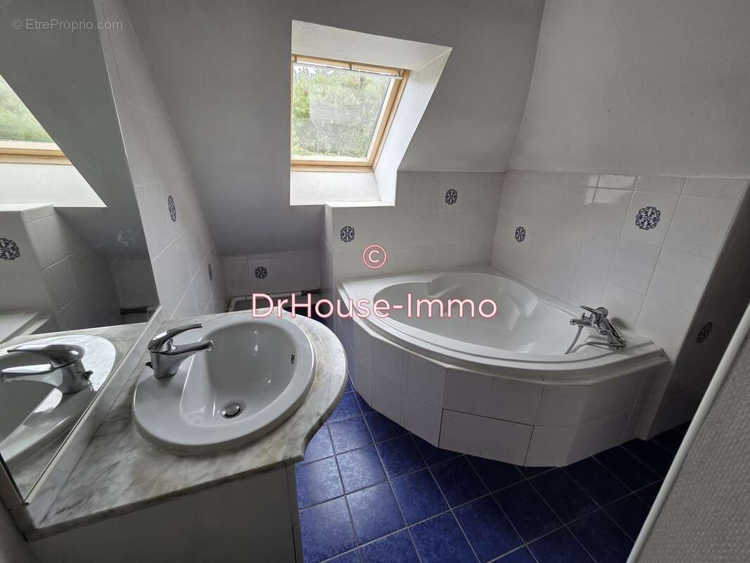 Maison à SAINT-JULIEN-LES-VILLAS