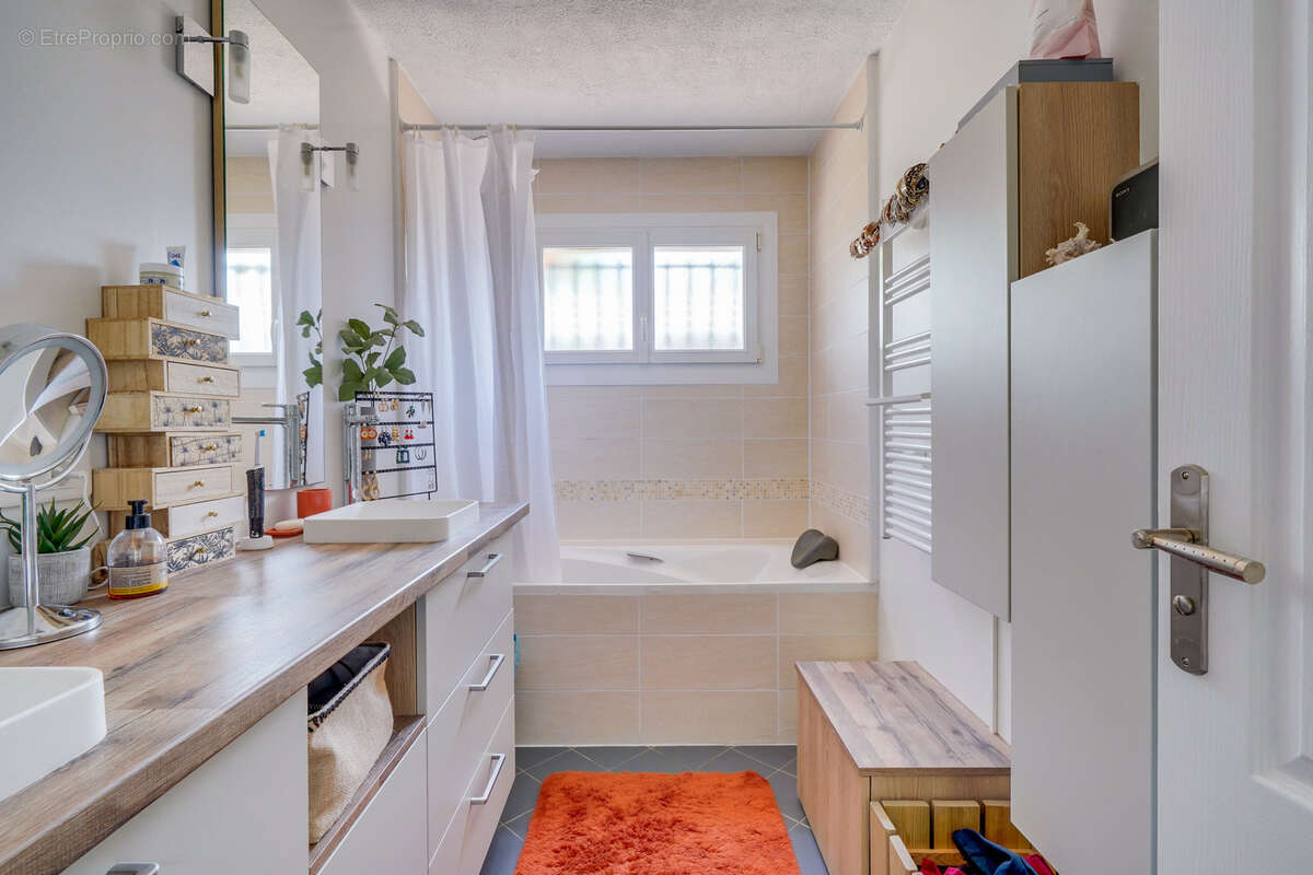 Maison à ARTIGUES-PRES-BORDEAUX