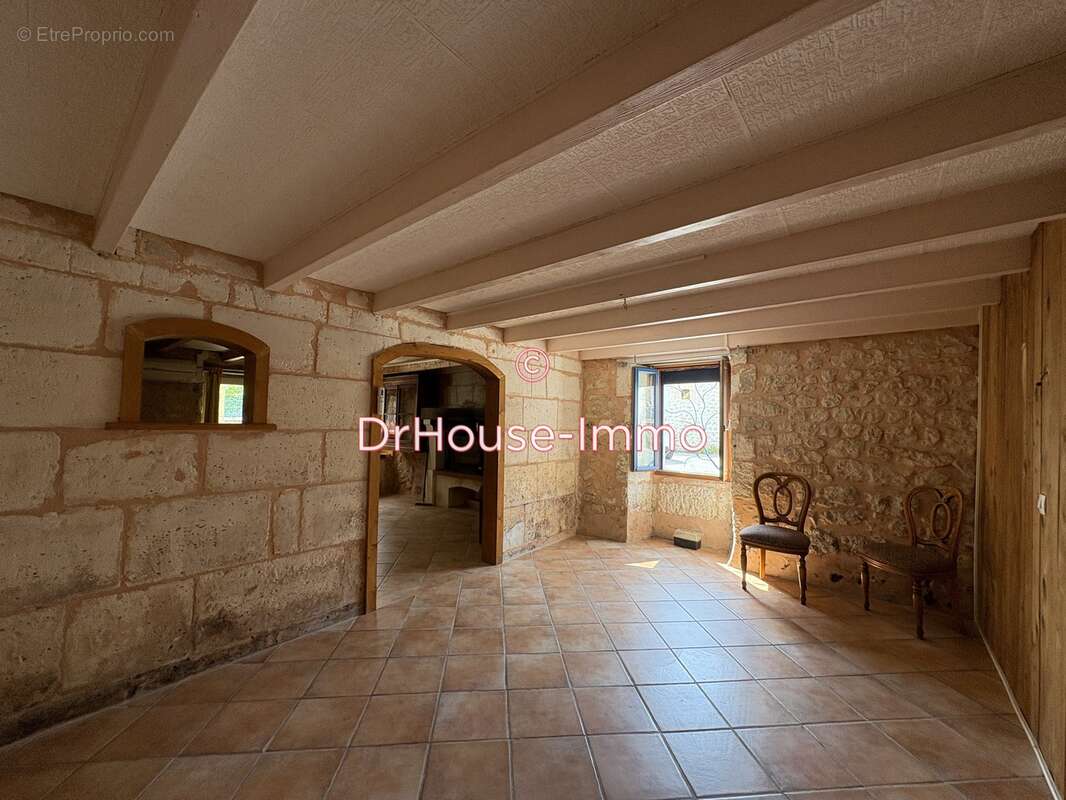 Maison à LEGUILLAC-DE-CERCLES