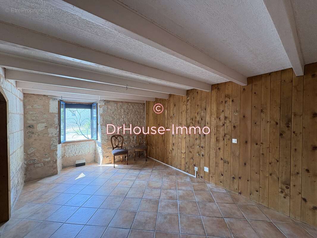 Maison à LEGUILLAC-DE-CERCLES