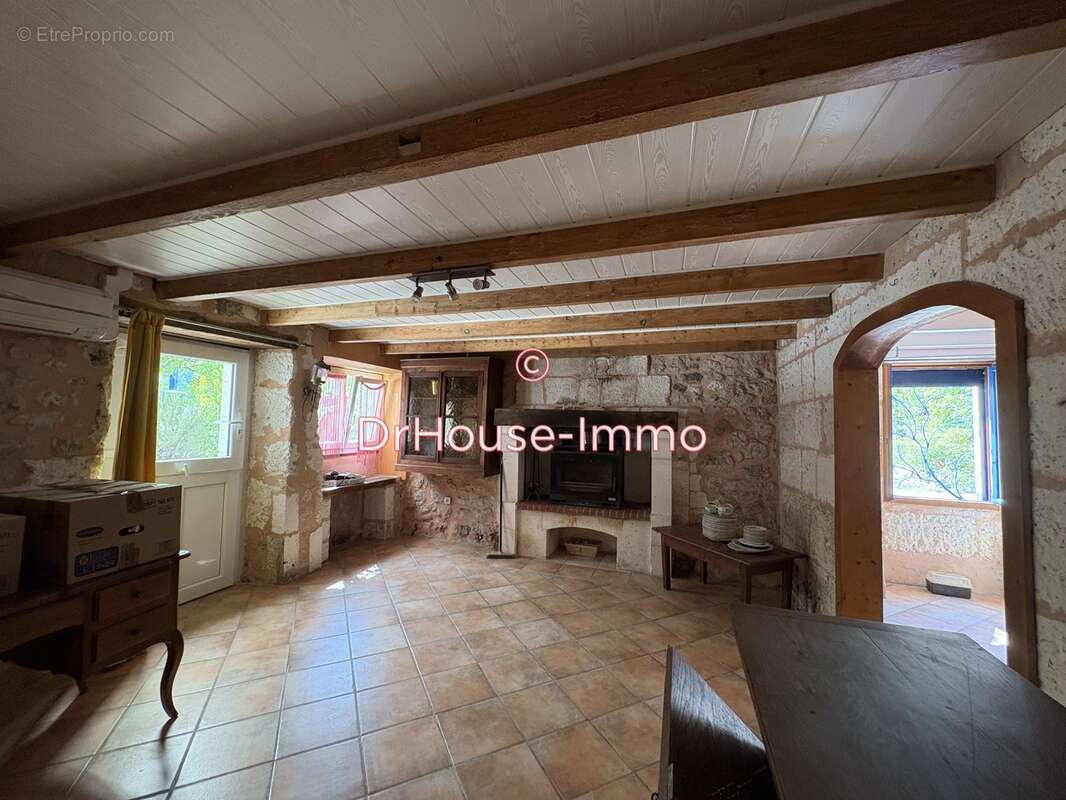 Maison à LEGUILLAC-DE-CERCLES