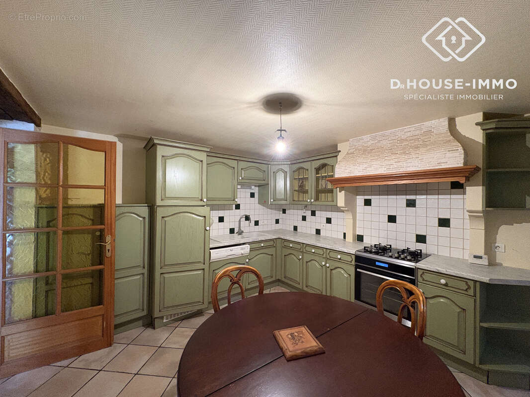 Maison à LEGUILLAC-DE-CERCLES