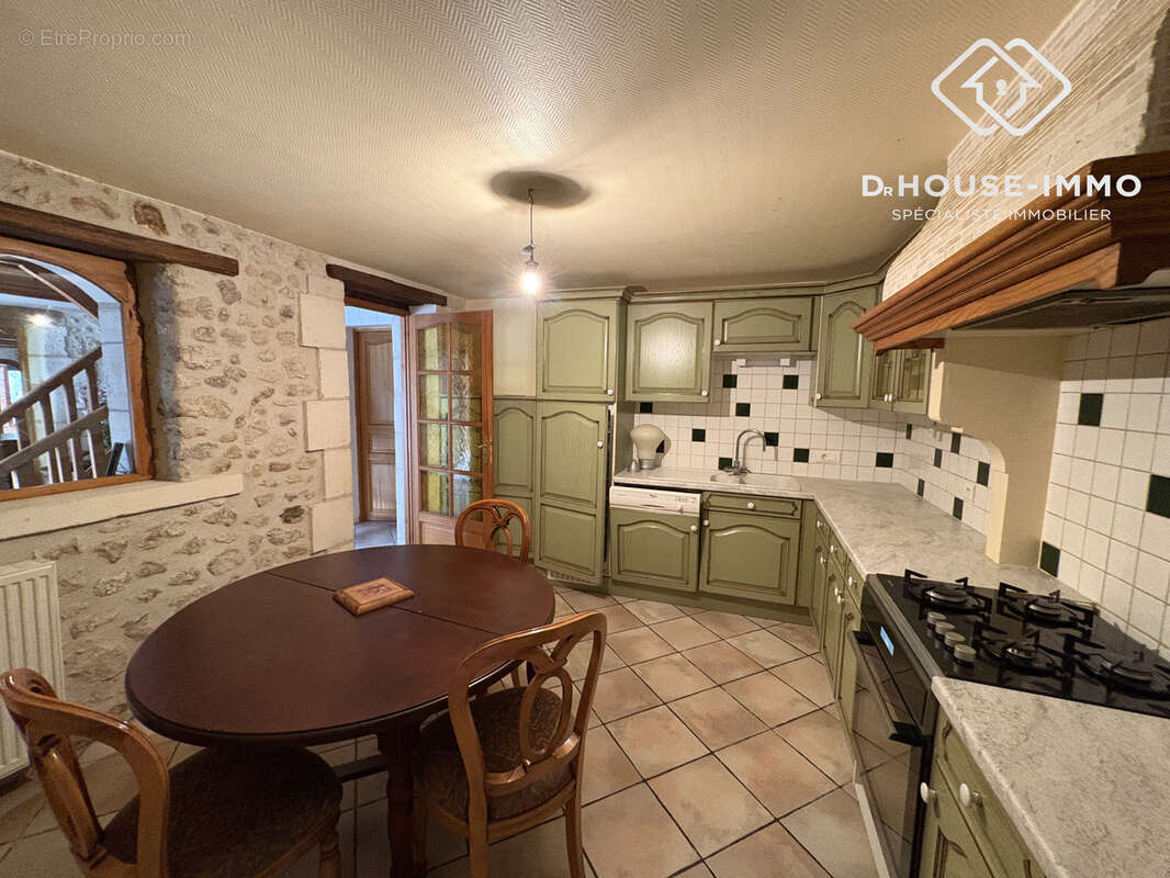 Maison à LEGUILLAC-DE-CERCLES