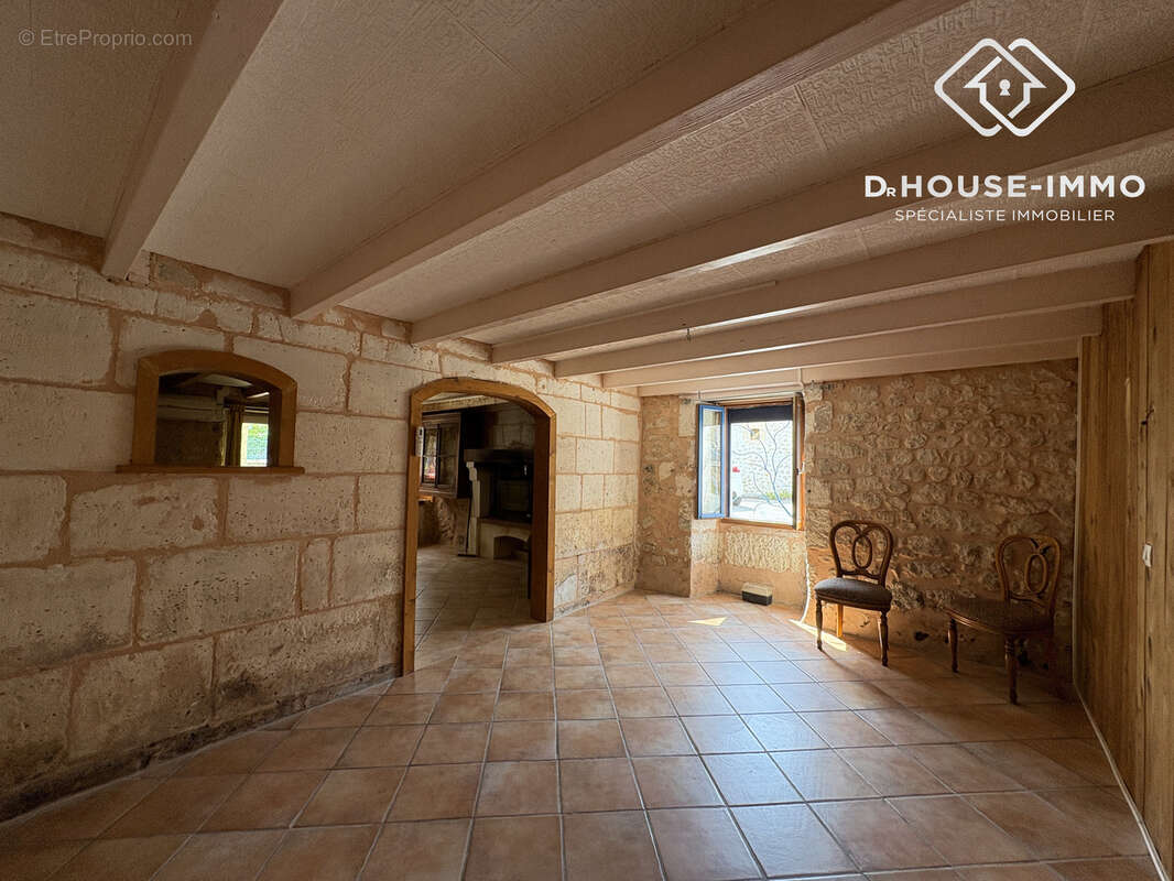 Maison à LEGUILLAC-DE-CERCLES