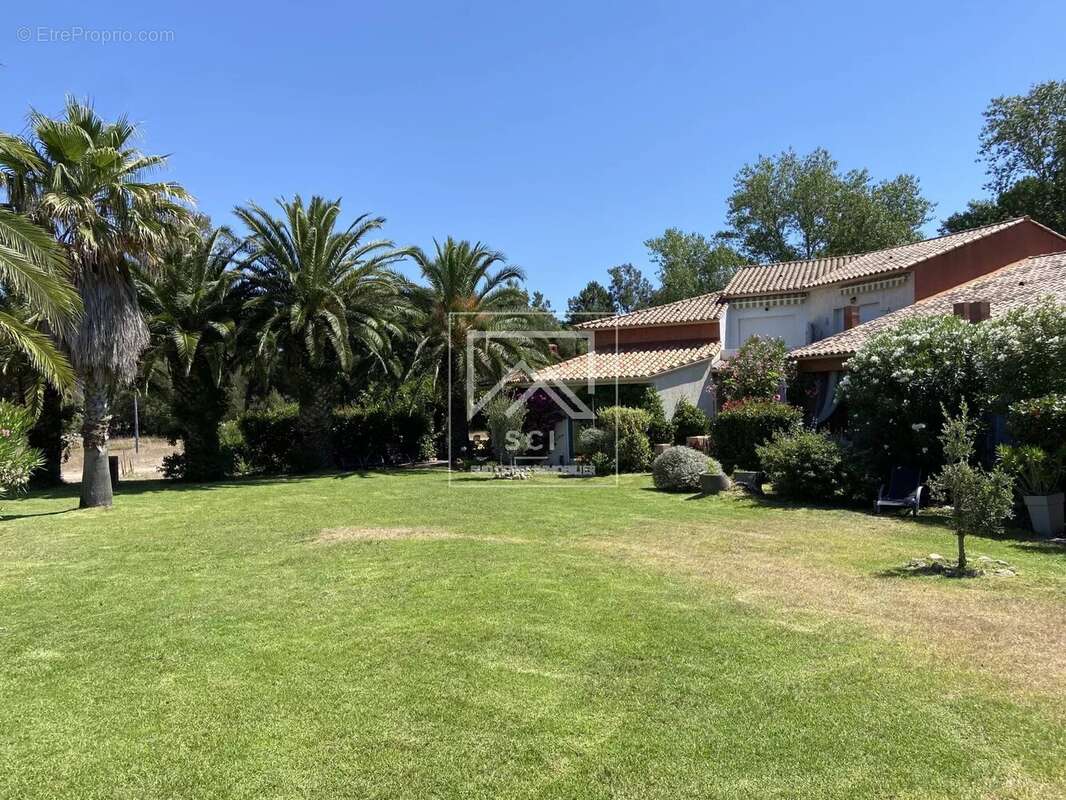 Appartement à LECCI