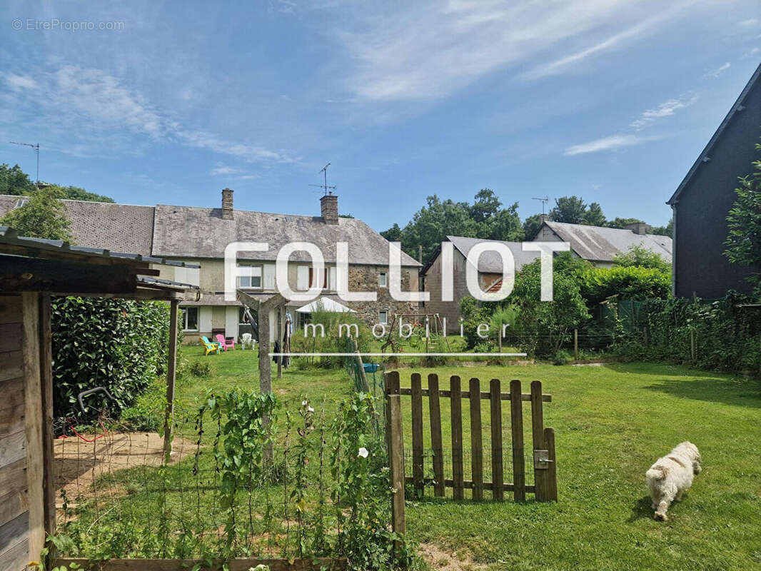 Maison à SAINT-SAUVEUR-LENDELIN