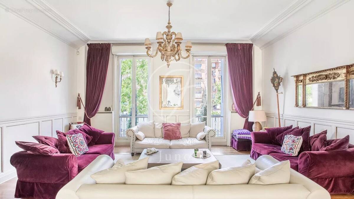 Appartement à PARIS-17E