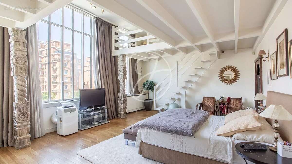 Appartement à PARIS-17E