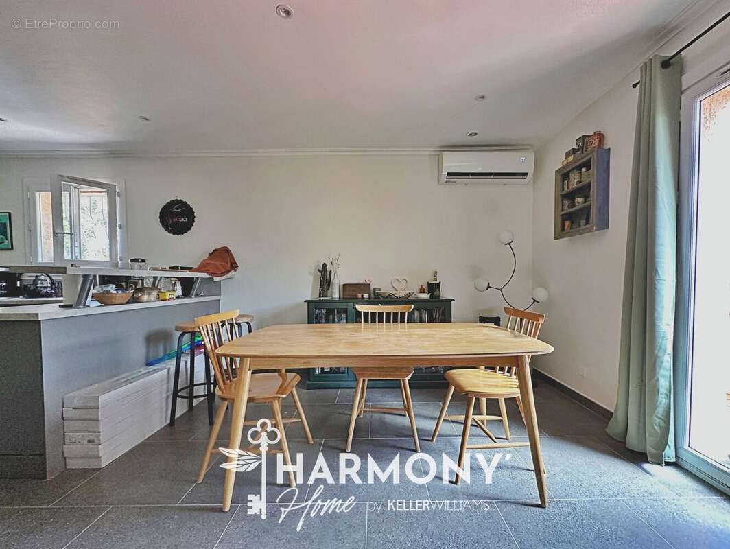 Maison à ROQUEBRUNE-SUR-ARGENS