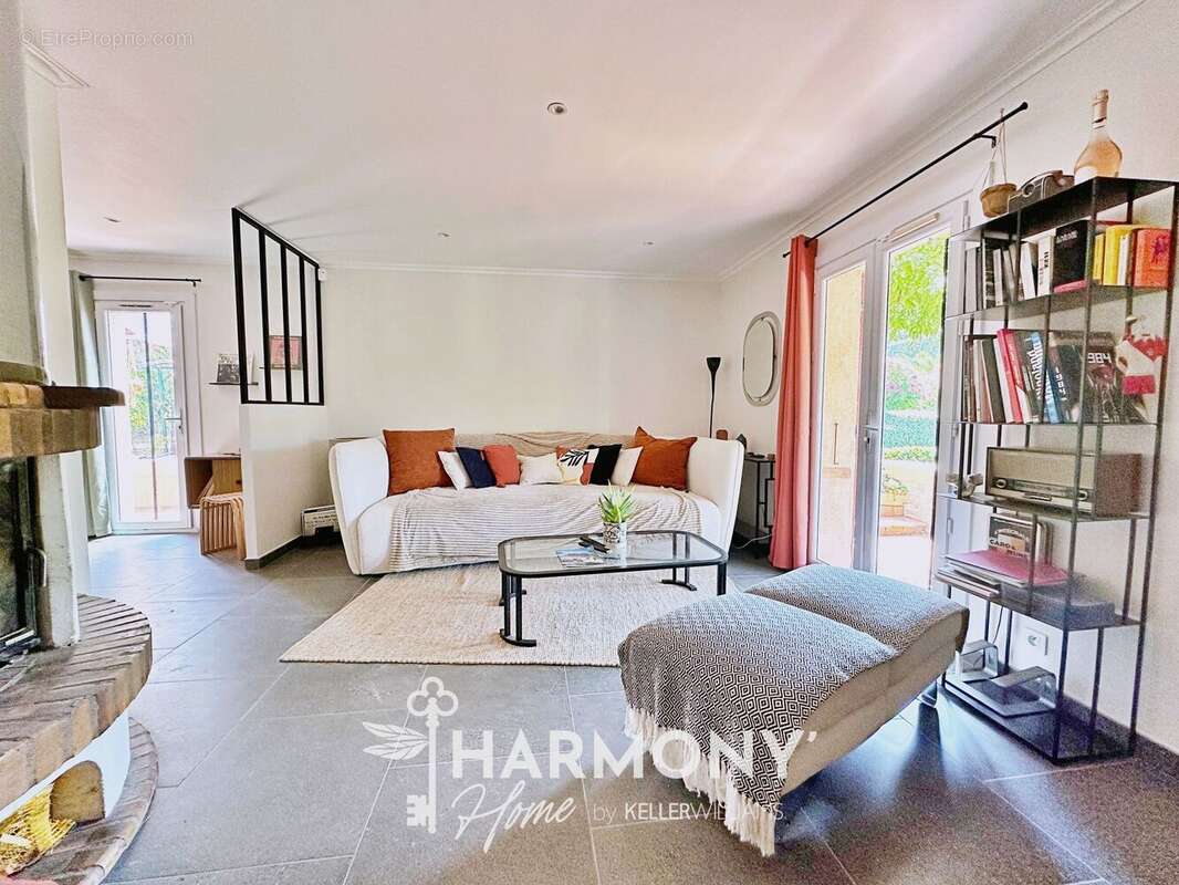 Maison à ROQUEBRUNE-SUR-ARGENS