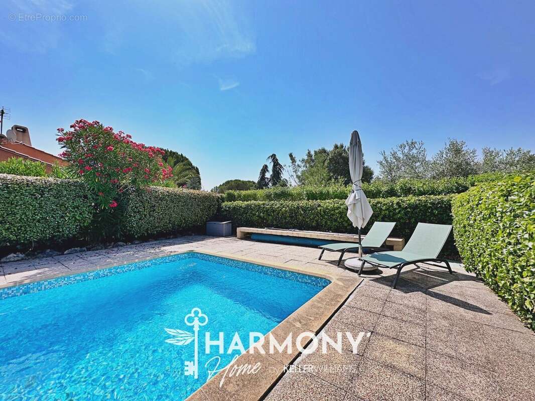 Maison à ROQUEBRUNE-SUR-ARGENS