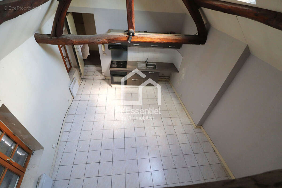 Appartement à CHANTELOUP-LES-VIGNES