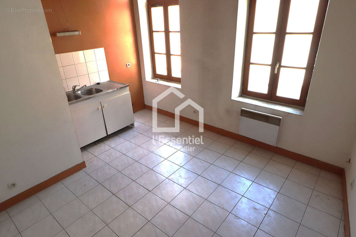 Appartement à CHANTELOUP-LES-VIGNES