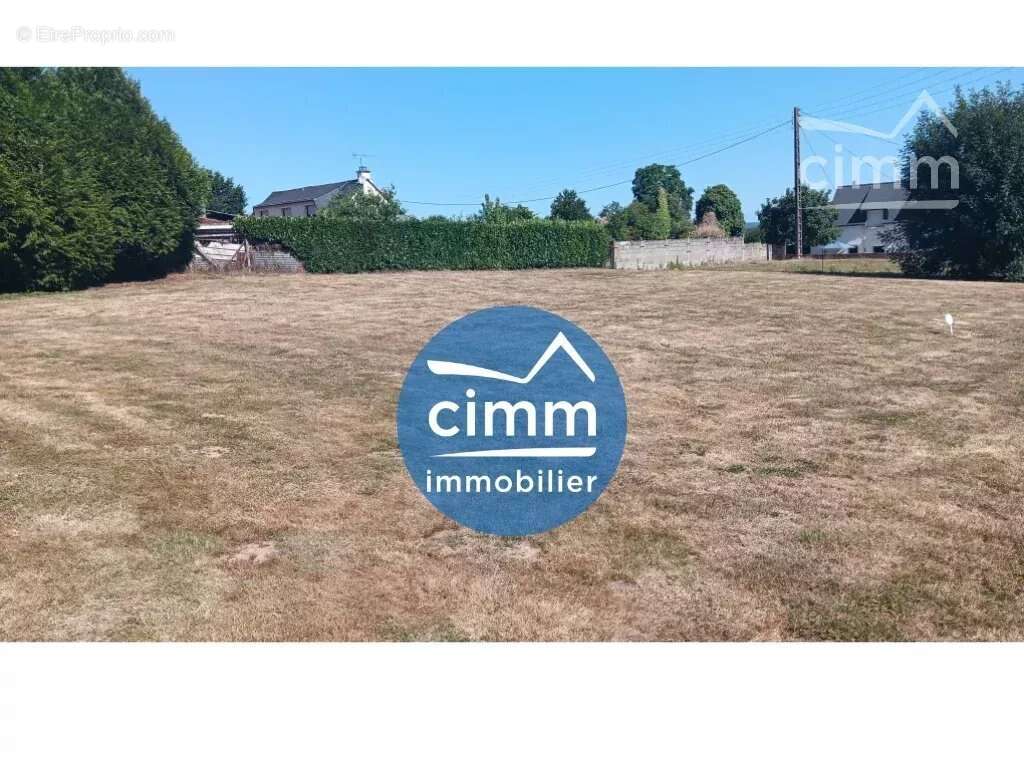 Terrain à SAINT-THURIAL