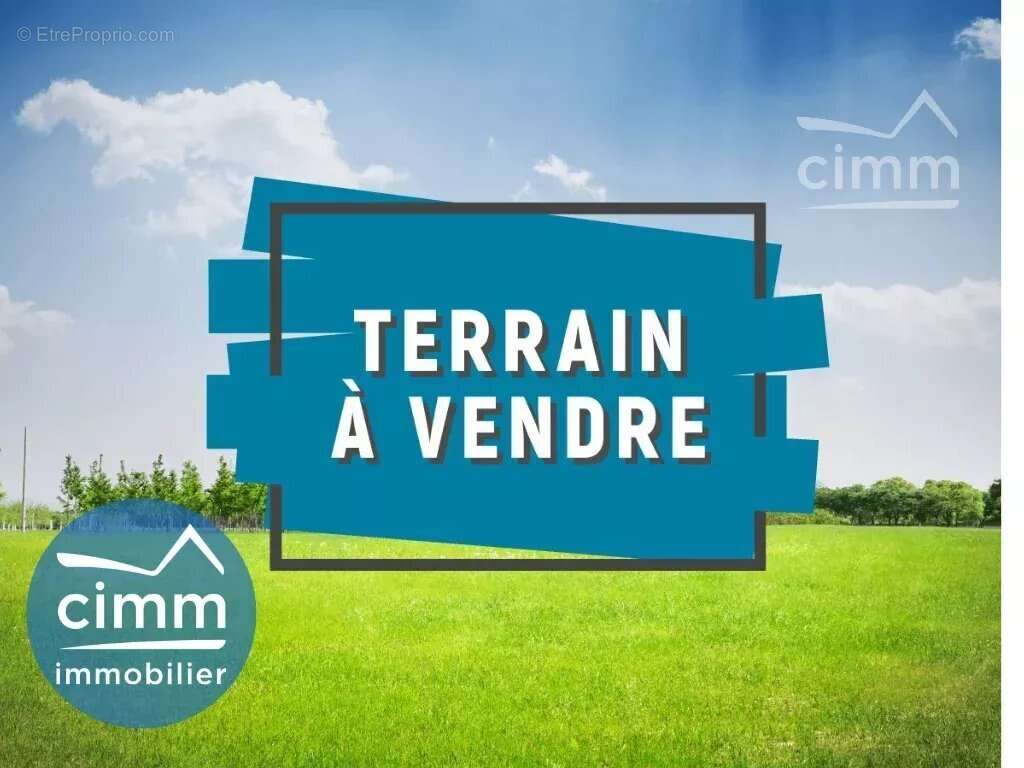 Terrain à SAINT-THURIAL