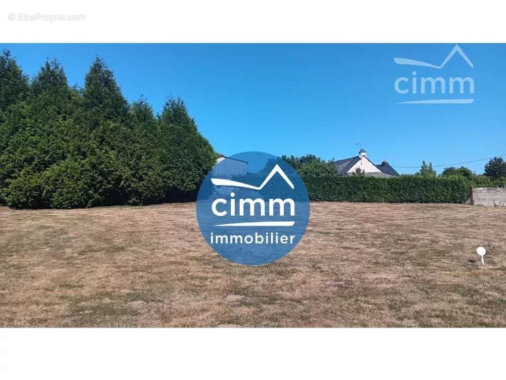 Terrain à SAINT-THURIAL