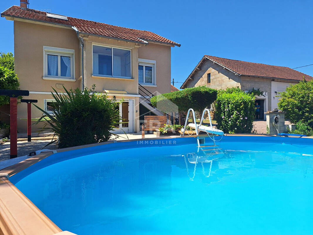 Maison à SAINT-ASTIER