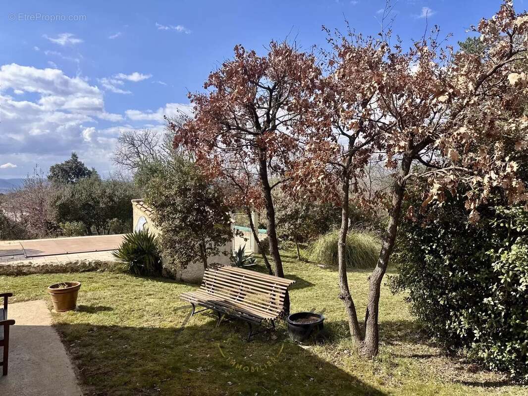 Maison à MALATAVERNE