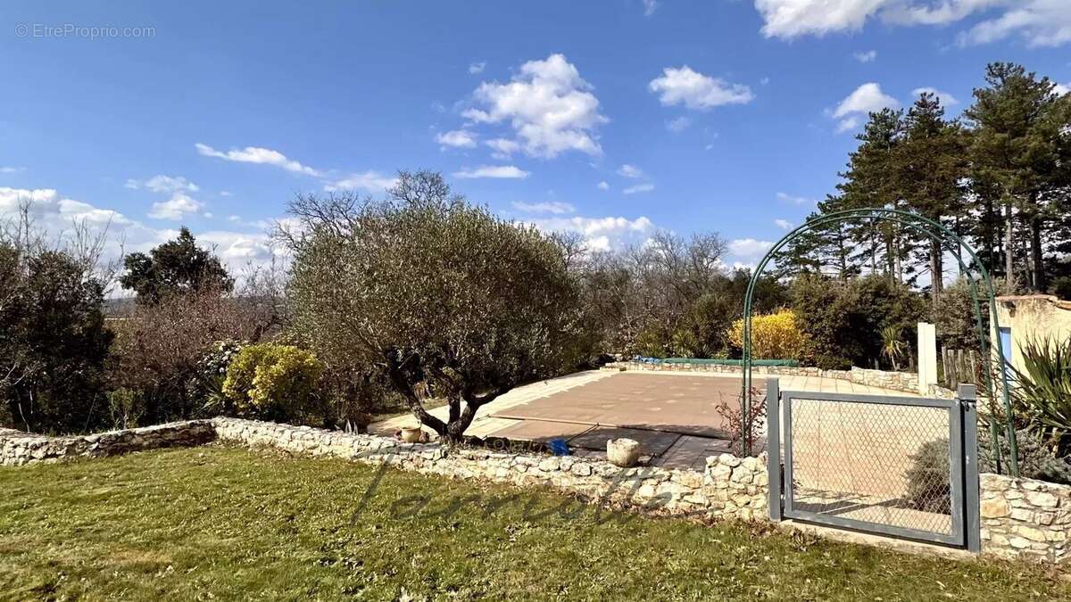 Maison à MALATAVERNE