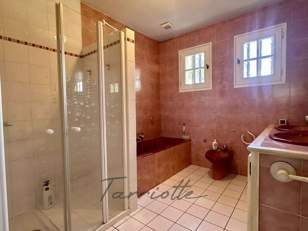 Maison à MALATAVERNE