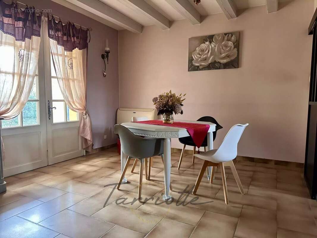 Maison à MALATAVERNE