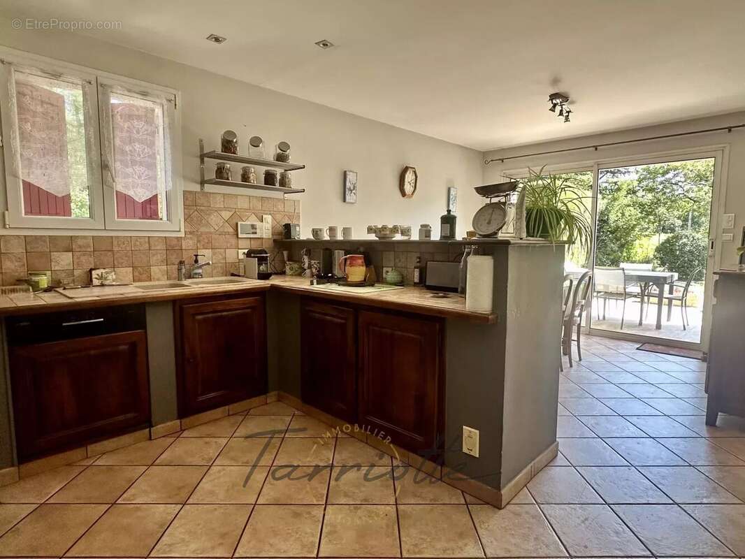 Maison à MONTELIMAR