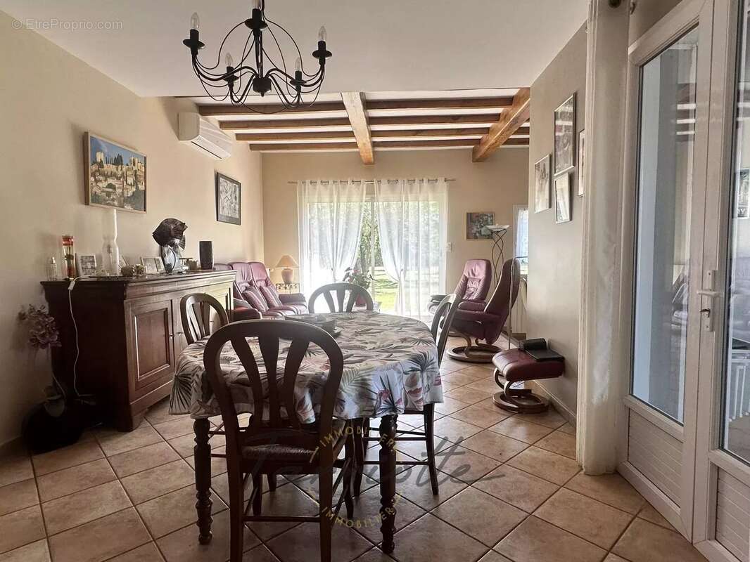 Maison à MONTELIMAR