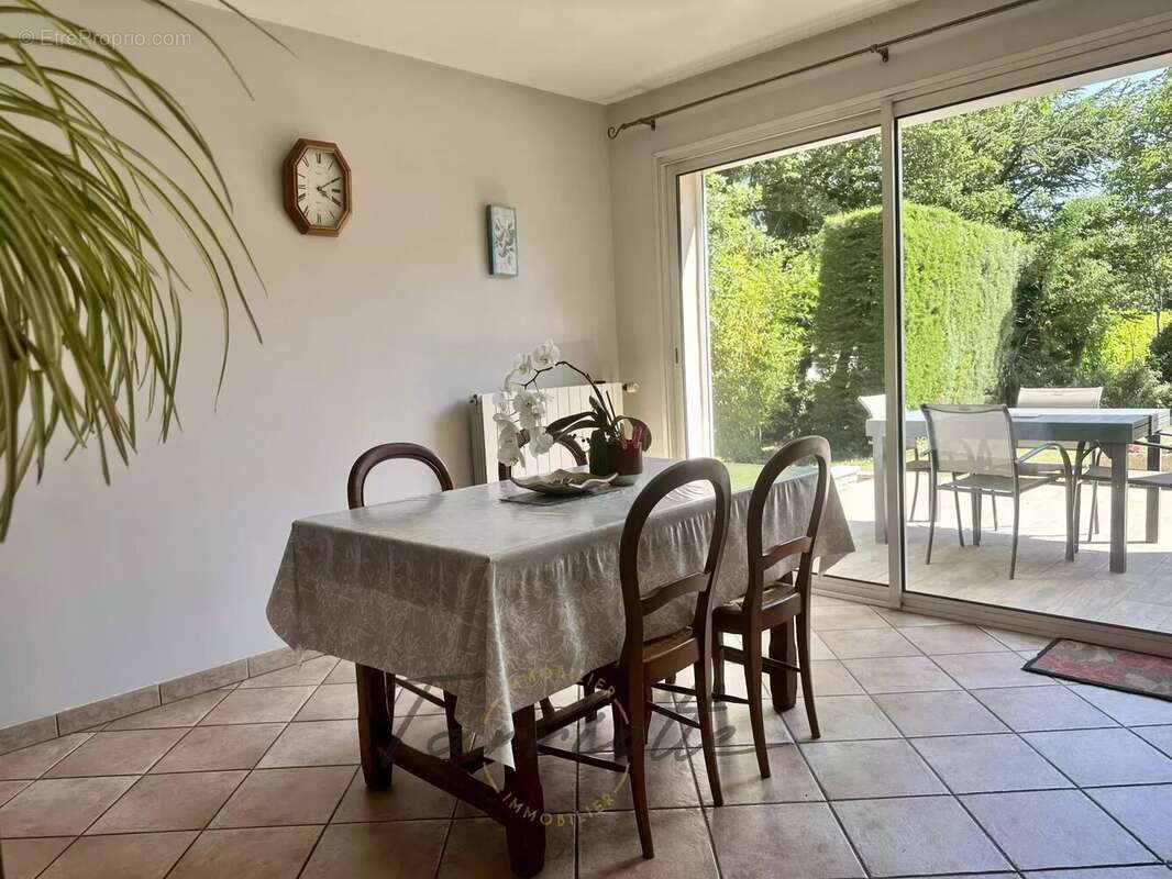 Maison à MONTELIMAR