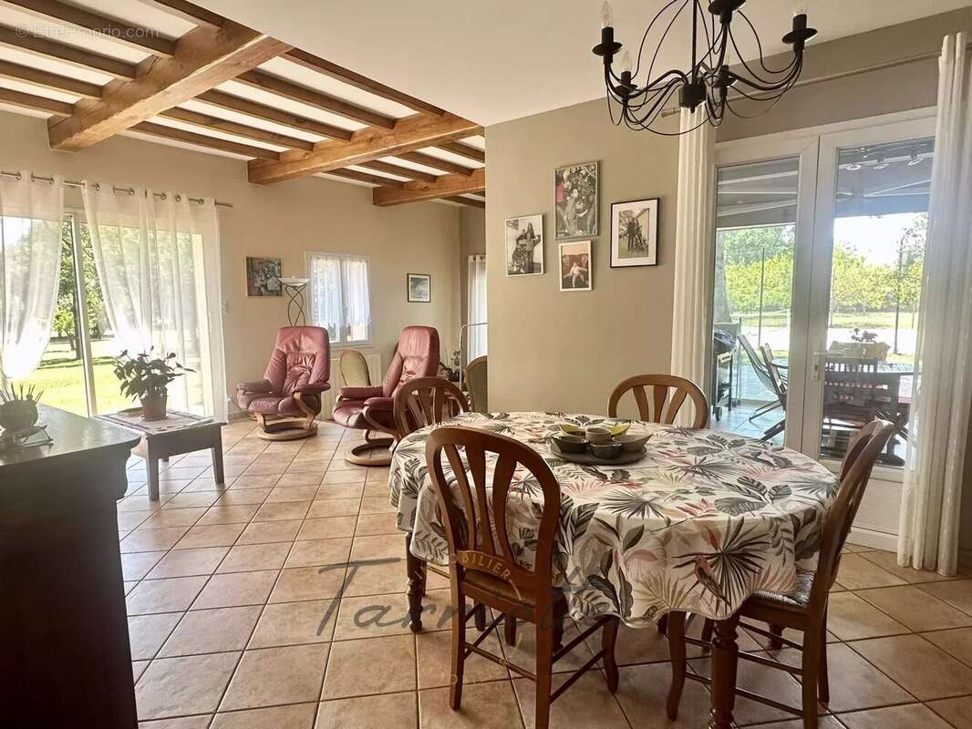 Maison à MONTELIMAR