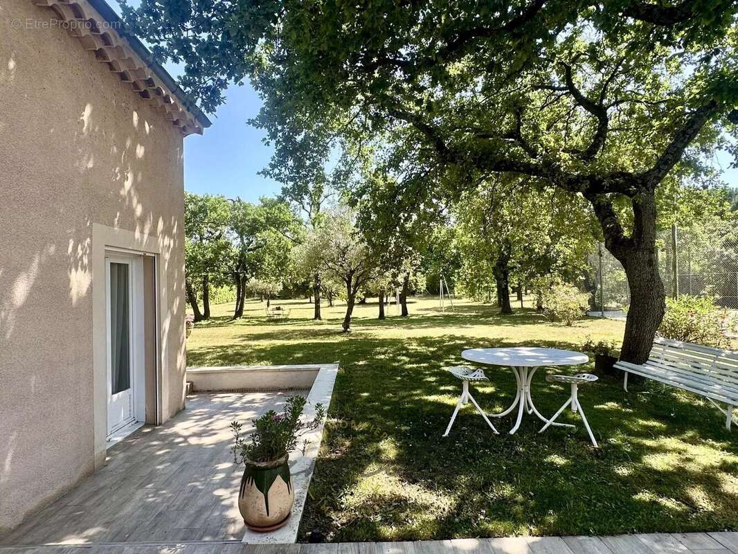 Maison à MONTELIMAR